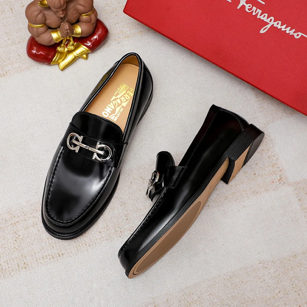 Men's shoes 💰420 🔥Ferragamo's new men's casual slip-on shoes🇨🇳Official website original 1:1 mold, original quality💯Fine workmanship, high-end luxury☘The upper is made of imported Italian first-layer cowhide🌴Luxurious water dyeing🐂Leather lining🍓Rubber wear-resistant and non-slip outsole, breathable and comfortable to wear🍍The first choice for high-taste men, color optional! Code number 38-45